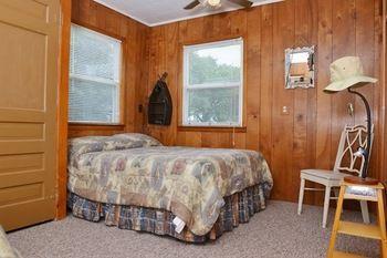 Lucky Horseshoe Cabins Hotel Au Sable Buitenkant foto