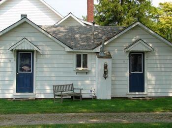 Lucky Horseshoe Cabins Hotel Au Sable Buitenkant foto